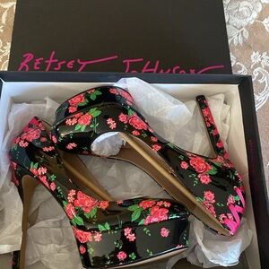 BETSEY JOHNSON BONNEE NIB size 7 FUN SPIKE HEELS BLACK BAG sold separately